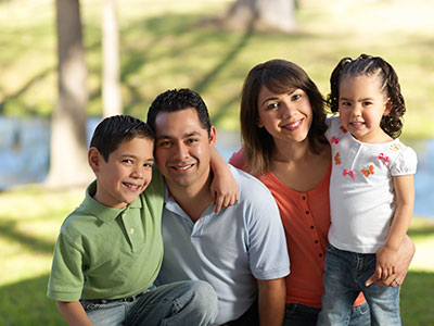 image of oklahoma family in a park